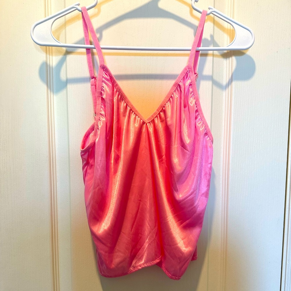 Small silky V-neck tank